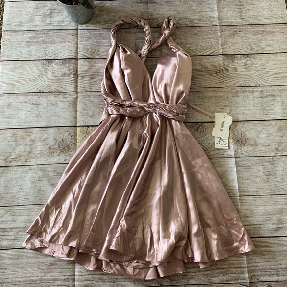 hebeos Dresses & Skirts - Hebeos • Pale Shiny Pink Dress